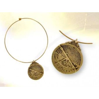 Torque astrolabe doré Torque astrolabe doré